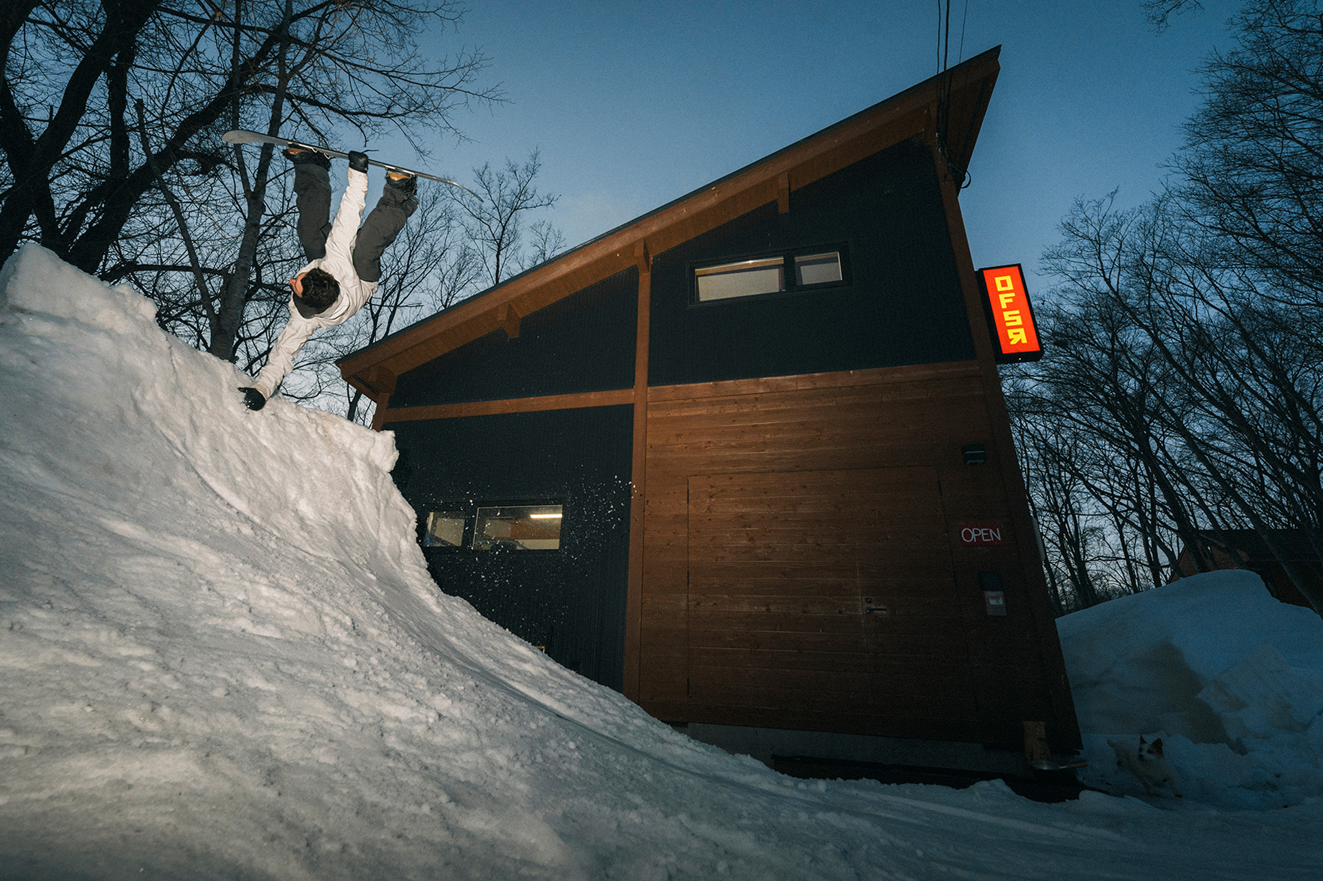 Timmy Herbert riding the Joy Kill 154 in Niseko, Japan